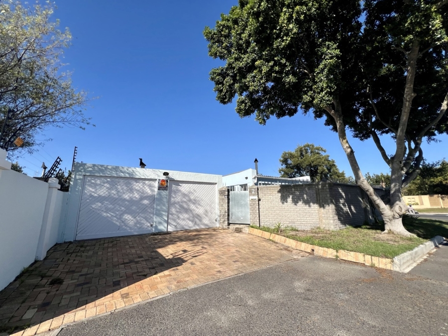 4 Bedroom Property for Sale in Table View Western Cape